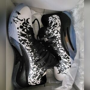 Nike Stylish Black and White Sneakers Jordan zion 3